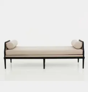 Hotel-Bed-Bench